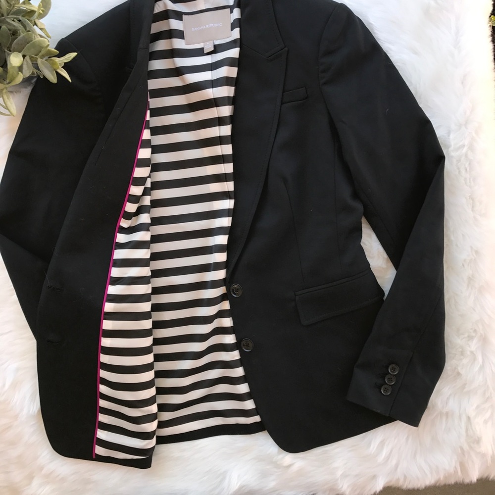 Banana republic}• black blazer - Picture 5 of 8